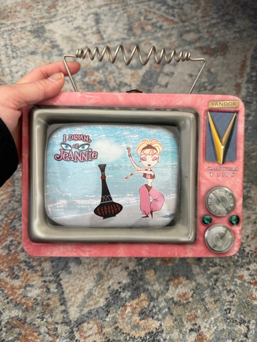 I Dream of Jeannie' Retro TV Collectible Tin Lunchbox